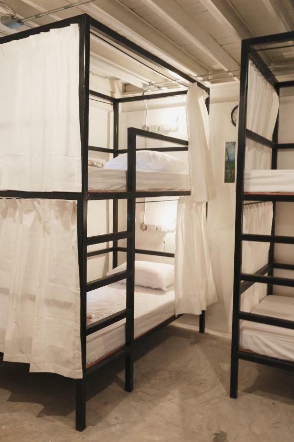Nivas Siam Hostel Bangkok Ngoại thất bức ảnh